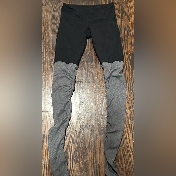 All gray and black leggings - Picture 1 of 2